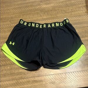 Under Armour Loose fit shorts size medium